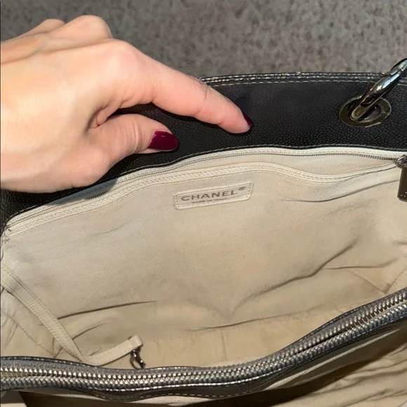 Chanel Gray Quilted Shoulder Bag - Picture 8 of 16